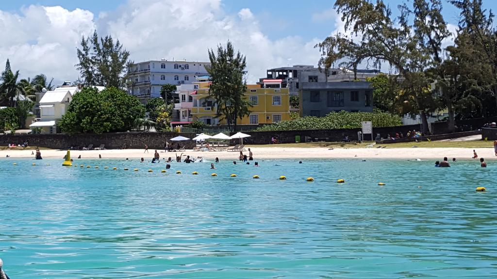 Chez Johnny - Blue Bay Hotel Exterior photo