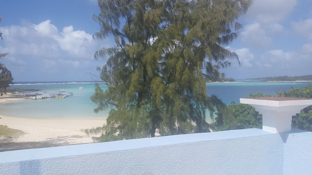 Chez Johnny - Blue Bay Hotel Exterior photo